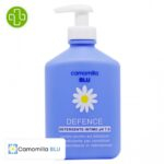 Produit de la marque Camomilla Blu Defense Nettoyant Intime Ph 7.0 - 300ml sur un fond blanc avec un logo Parachezvous et celui de de la marque Camomilla Blu