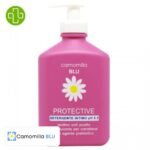 Produit de la marque Camomilla Blu Protective Nettoyant Intime Ph 8.5 - 300ml sur un fond blanc avec un logo Parachezvous et celui de de la marque Camomilla Blu