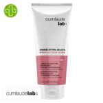 Produit de la marque Cumlaude Lab Hygiène Intime Deligyn Gel Ménopause & Muqueuse Hypersensible - 200ml sur un fond blanc avec un logo Parachezvous et celui de de la marque Cumlaude Lab