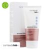 Produit de la marque Cumlaude Lab Hygiène Intime Lubripiu Lait-Huile - 200ml sur un fond blanc avec un logo Parachezvous et celui de de la marque Cumlaude Lab
