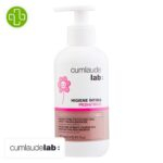 Produit de la marque Cumlaude Lab Hygiène Intime Pediatrics Gel Protecteur - 250ml sur un fond blanc avec un logo Parachezvous et celui de de la marque Cumlaude Lab