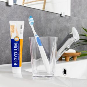 Elgydium Brosse A Dents Basic Medium 1u 3
